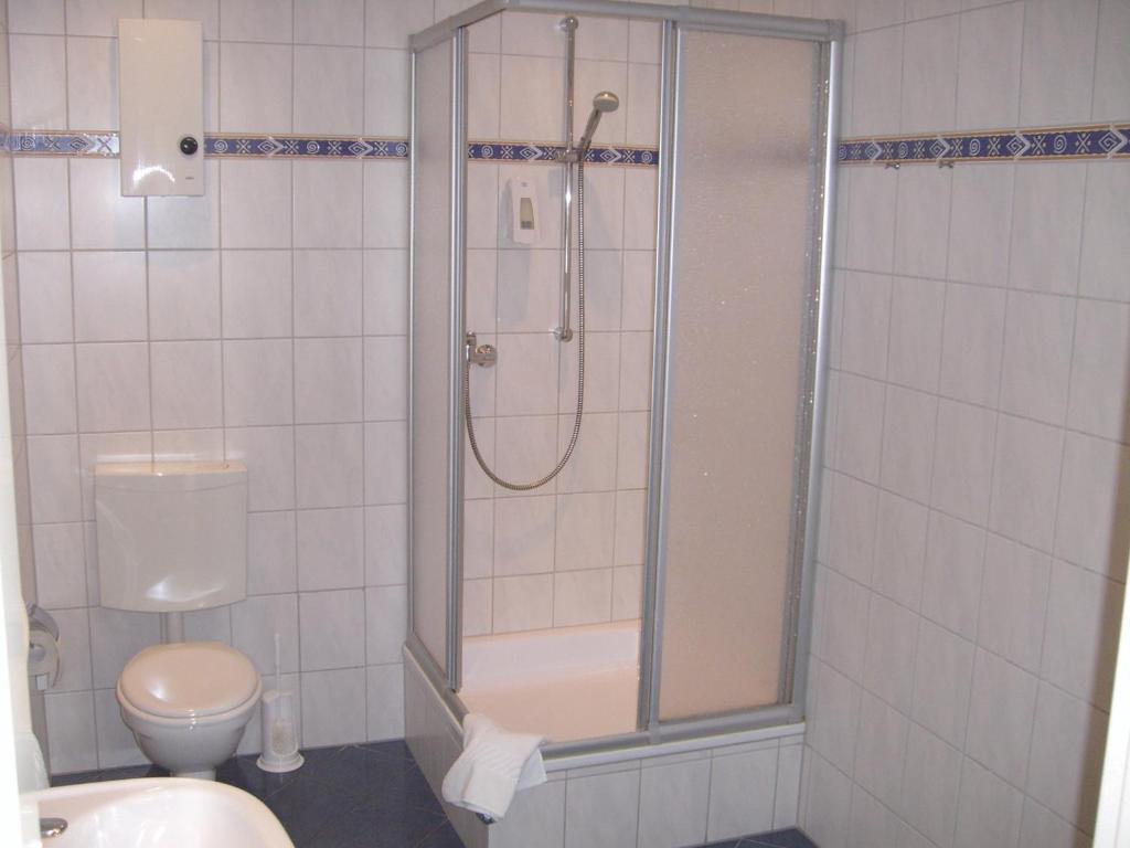Hotel Mitte Alte Suesswarenfabrik Райнбах Екстериор снимка